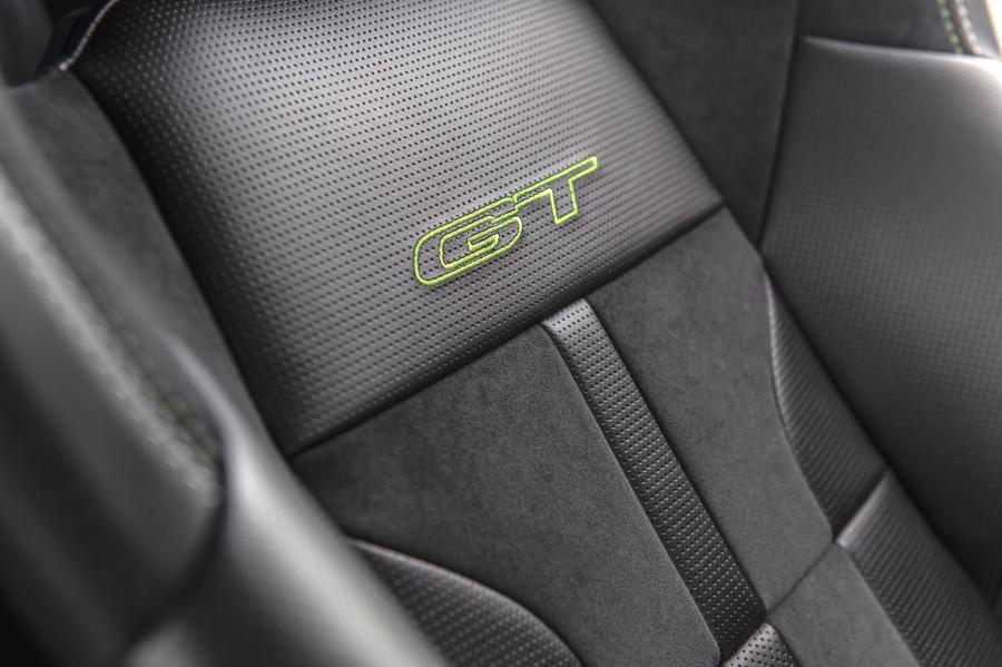 Детали интерьера Lotus Evora GT 2019 года  (NA) (фото 10 из 40)